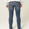Αθλητικό skinny τζιν με μέτριο πλύσιμο Αθλητικό skinny τζιν με μέτριο πλύσιμο