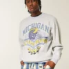 Boxy University of Michigan Wolverines Graphic Crew Sweatshirt Boxy University of Michigan Wolverines Graphic Crew Sweatshirt