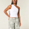 Curvy Low-Rise Camo Baggy Jort Curvy Low-Rise Camo Baggy Jort