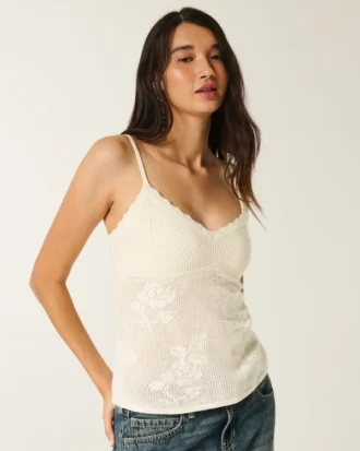 Εύκολο μπλουζάκι babydoll με λαιμόκοψη τύπου halter σε στυλ κεντήματος
