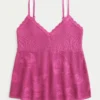 Εύκολο μπλουζάκι babydoll με λαιμόκοψη τύπου halter σε στυλ κεντήματος Εύκολο μπλουζάκι babydoll με λαιμόκοψη τύπου halter σε στυλ κεντήματος
