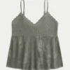 Εύκολο μπλουζάκι babydoll με λαιμόκοψη τύπου halter σε στυλ κεντήματος Εύκολο μπλουζάκι babydoll με λαιμόκοψη τύπου halter σε στυλ κεντήματος