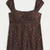 Εύκολο σατέν babydoll top με δέσιμο