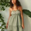 Φόρεμα babydoll χωρίς τιράντες με κεντήματα Φόρεμα babydoll χωρίς τιράντες με κεντήματα