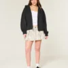 Φούτερ με φερμουάρ σε oversized μέγεθος Φούτερ με φερμουάρ σε oversized μέγεθος