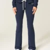 Φούτερ με γραφικό νούμερο και bootcut Φούτερ με γραφικό νούμερο και bootcut