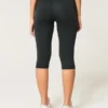 Gilly Hicks Active Recharge Capri Pants Gilly Hicks Active Recharge Capri Pants
