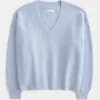 Hollister Comfy Cloud Oversized V-Neck Sweater Hollister Comfy Cloud Oversized V-Neck Sweater