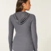 Μακρυμάνικο Henley με κουκούλα Μακρυμάνικο Henley με κουκούλα