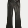 Μαύρο παντελόνι bootcut με χαμηλή μέση από συνθετικό δέρμα Μαύρο παντελόνι bootcut με χαμηλή μέση από συνθετικό δέρμα