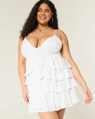 Μίνι φόρεμα babydoll με V λαιμόκοψη και βολάν