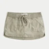 Μίνι φούστα-σορτς με πολύ χαμηλή μέση Μίνι φούστα-σορτς με πολύ χαμηλή μέση