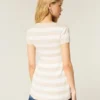 Μπλούζα Henley Babydoll με κοντά μανίκια Μπλούζα Henley Babydoll με κοντά μανίκια