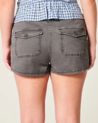 Σορτς με χαμηλή μέση από ύφασμα twill