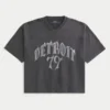 Βαρύ φαρδύ κοντό μπλουζάκι με γραφικό Detroit Football Βαρύ φαρδύ κοντό μπλουζάκι με γραφικό Detroit Football